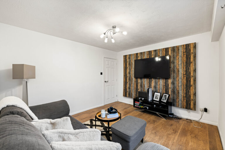 Flat 7 Eastcliffe Heights Radnor Bridge Road