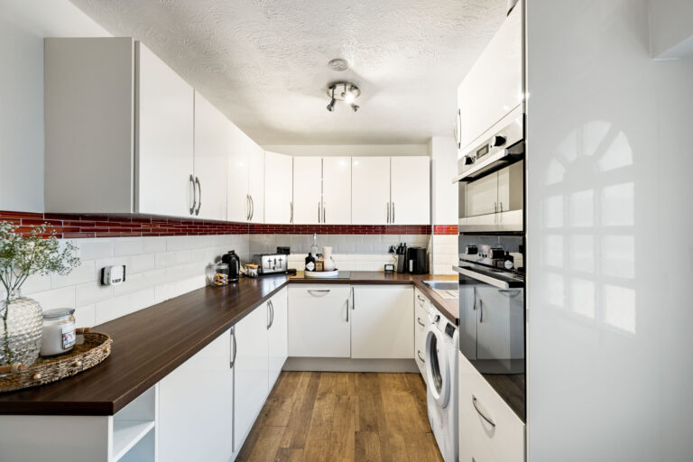 Flat 7 Eastcliffe Heights Radnor Bridge Road
