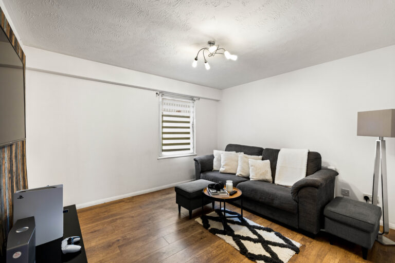 Flat 7 Eastcliffe Heights Radnor Bridge Road